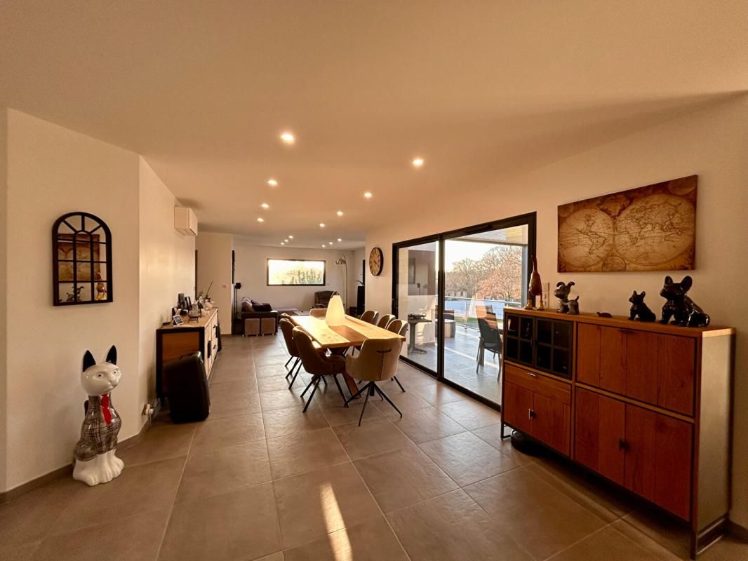 TRELISSAC Rare à la vente, superbe maison de 2019 avec prestations haut de gamme, à TRELISSAC 2