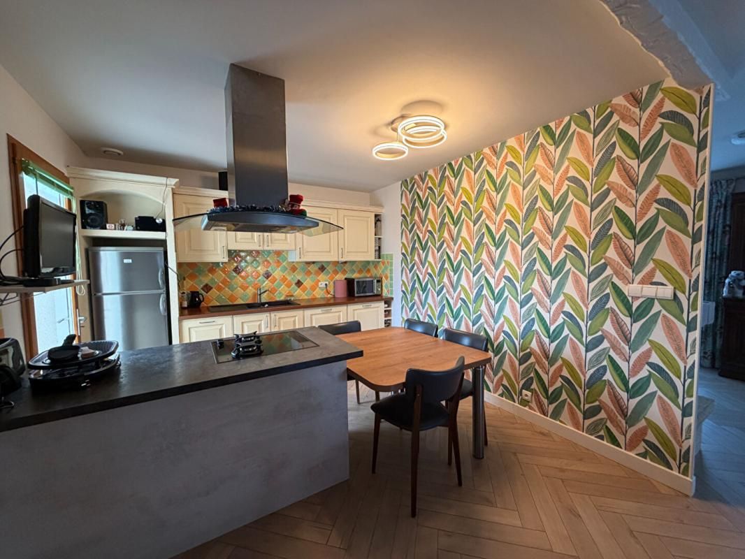 AZAY-LE-BRULE Maison Azay Le Brule 6 pièce(s) 128 m2 2