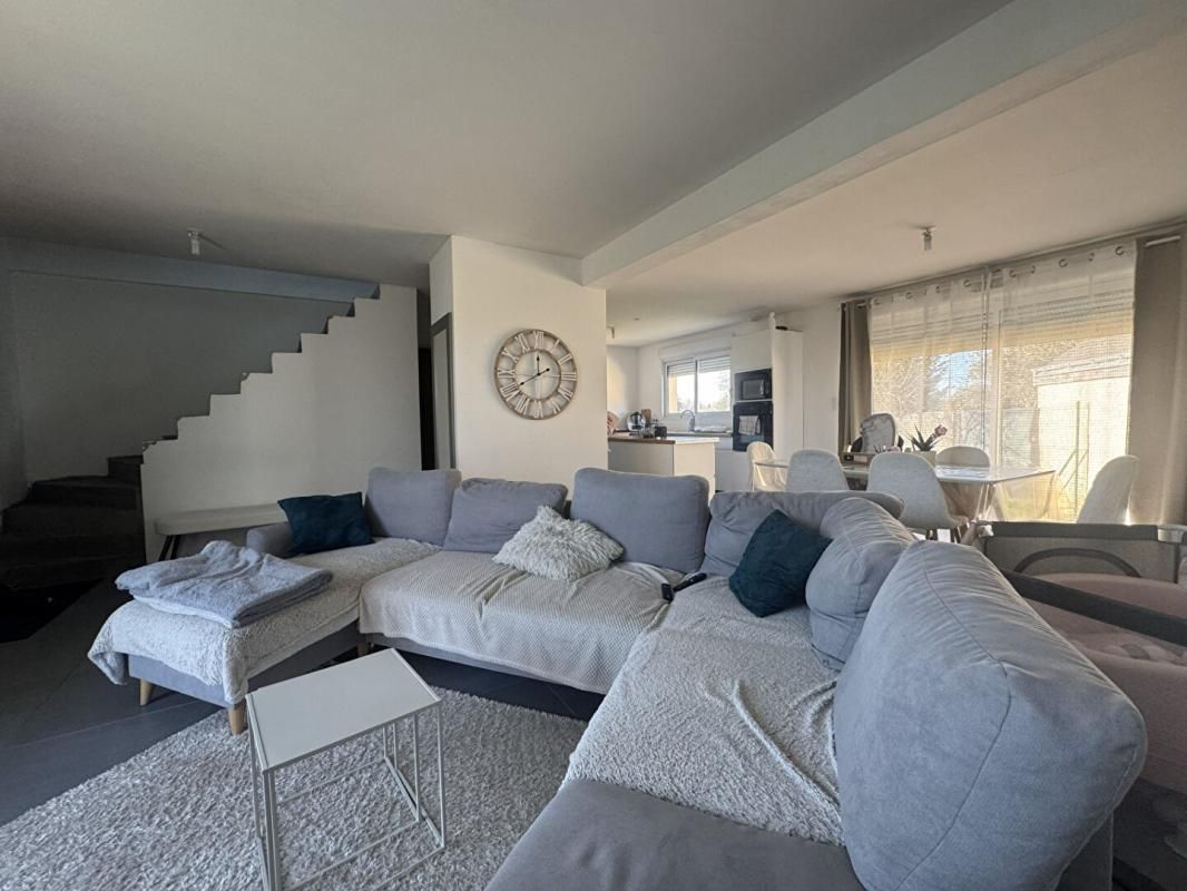 CHAMBRAY-LES-TOURS EXCLUSIVITE A VENDRE Chambray Les Tours Maison de 2018 5 pièces100 m2 2