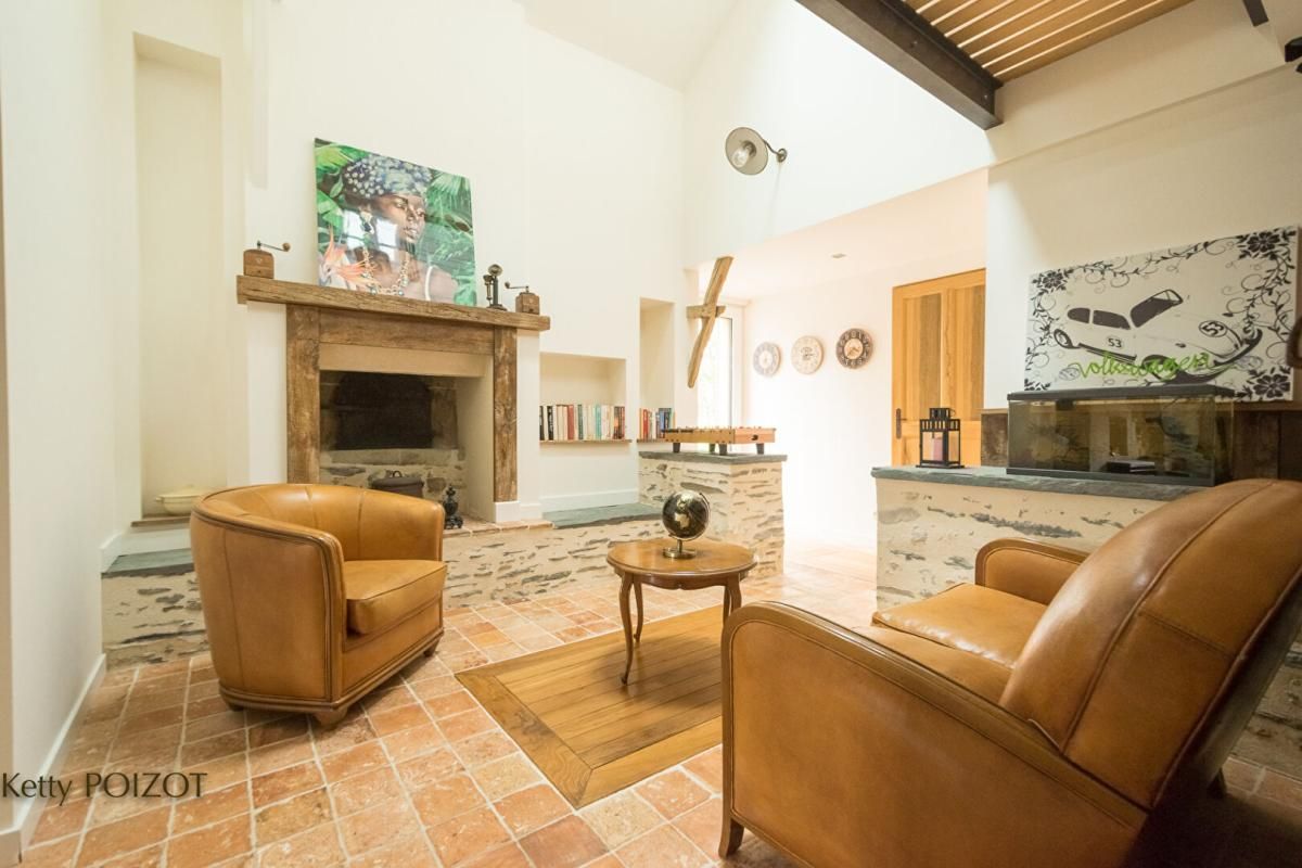 BLAIN Nouveauté - Maison de Caractère Blain - 184 m2, 40 m2 d'annexes ainsi qu'une grange garage refaite 2