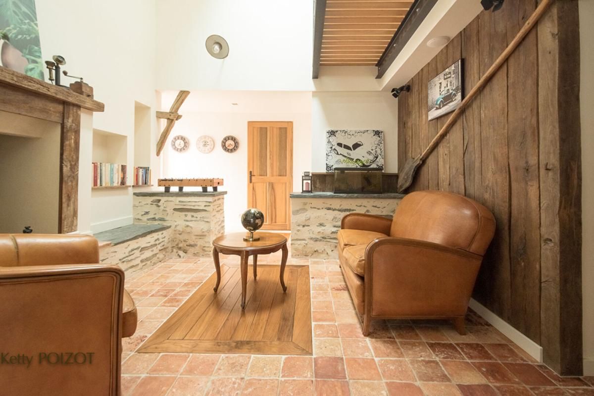 BLAIN Nouveauté - Maison de Caractère Blain - 184 m2, 40 m2 d'annexes ainsi qu'une grange garage refaite 4