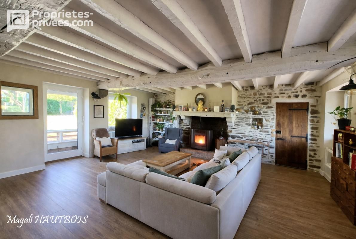 SAINT-HILAIRE-DU-HARCOUET Maison rénovée, à proximité de Saint-Hilaire-Du-Harcouet 8 pièce(s) 152 m2 2