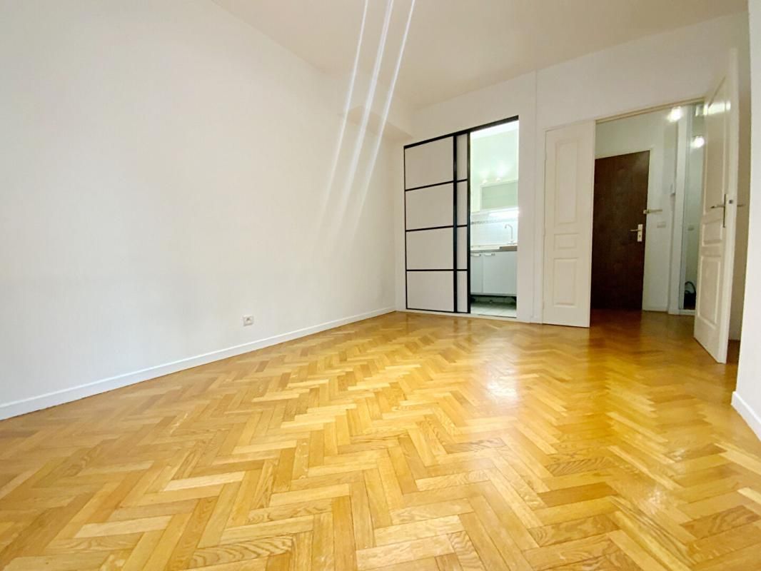 LEVALLOIS-PERRET Appartement rue Ernest Cognacq 2