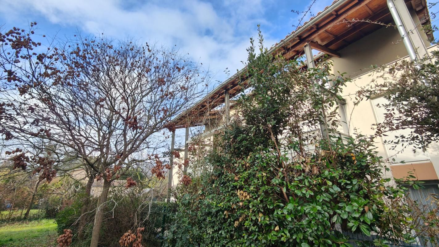 RAMONVILLE-SAINT-AGNE APPARTEMENT T3 avec 2 places stationnement Port-Sud 2