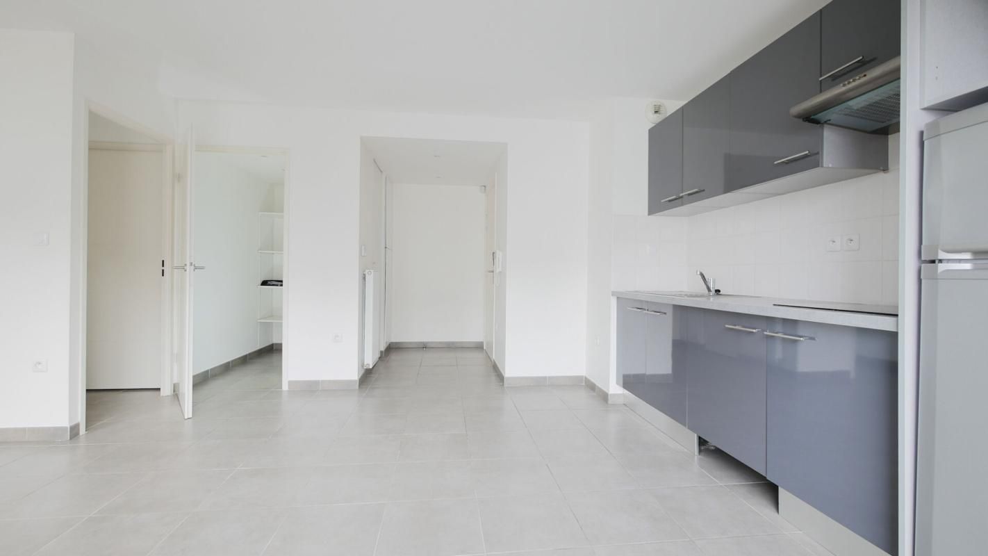 RAMONVILLE-SAINT-AGNE APPARTEMENT T3 avec 2 places stationnement Port-Sud 4