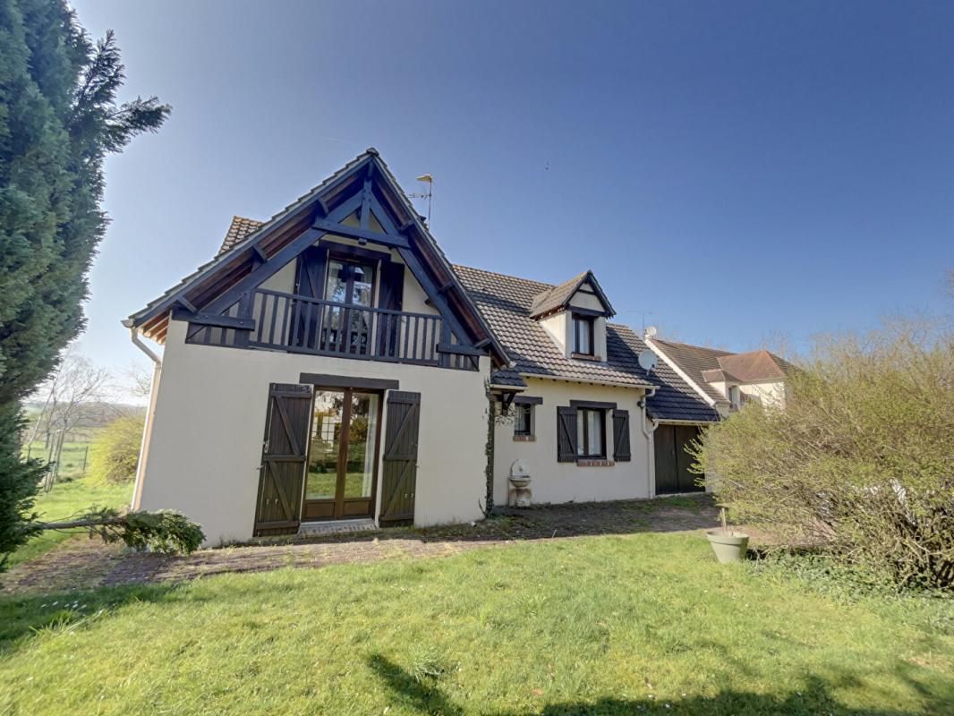 GAZERAN Maison 6 pièces 135 m2 + véranda chauffée + Garage 1