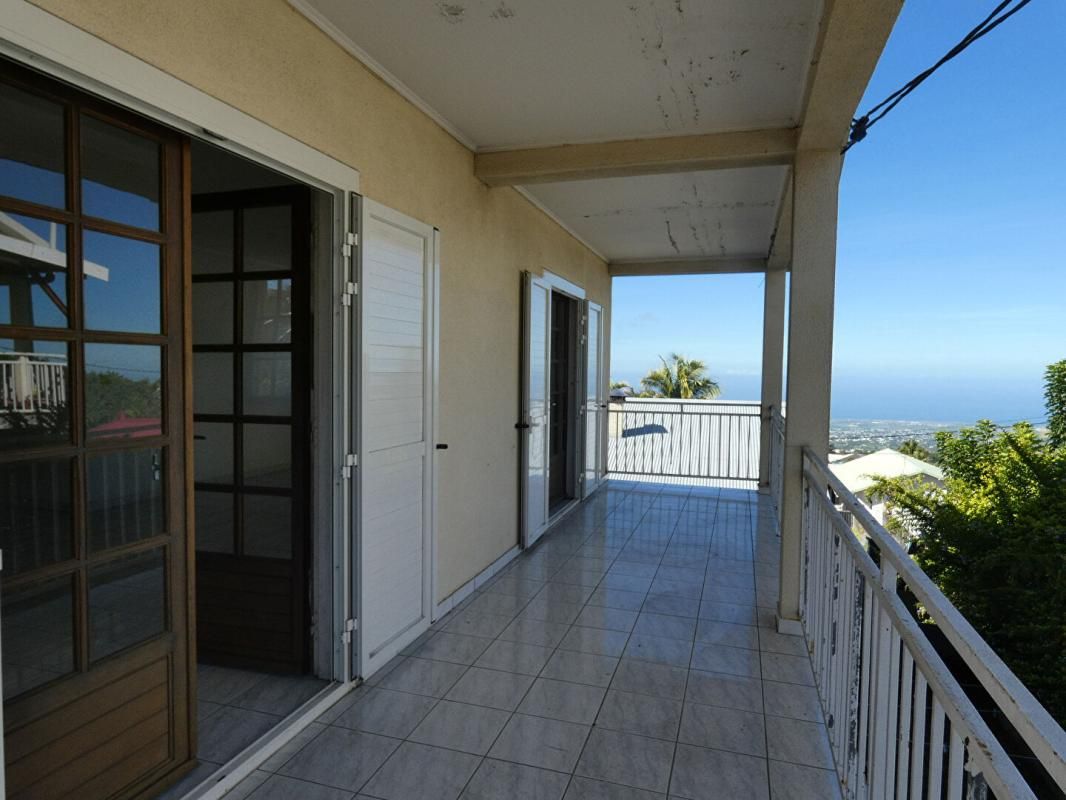 LE TAMPON 97430 Le Tampon 14ème grande maison en 2 lots env 165m² dont 1 libre, sur 358m² terrain 4