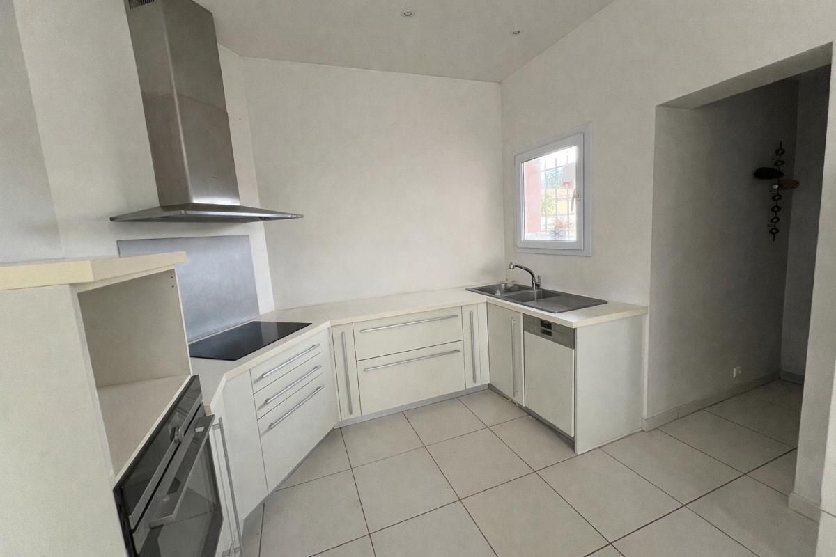 PORT-DE-BOUC Maison Port De Bouc 4 pièce(s) 114 m2 3