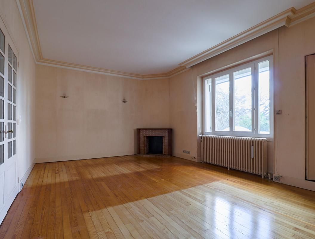 AUSSILLON Maison 9 pièces 241 m2 à vendre à AUSSILLON 4