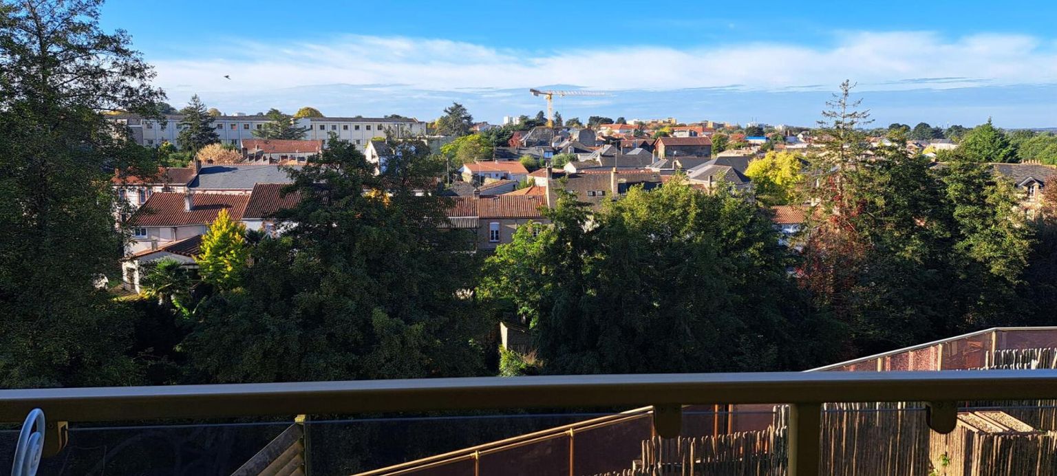 CHOLET Appartement T5 Coeur de ville 3