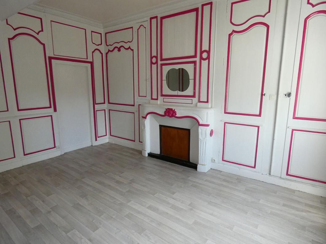 IVRY-LA-BATAILLE Immeuble  16 pièce(s) 460 m2 3