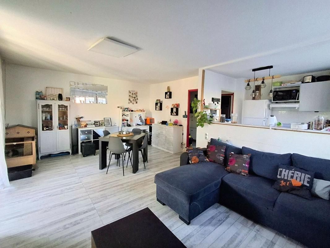 Appartement T3 - Résidence avec piscine + 2 places de parking - Haut Cenon