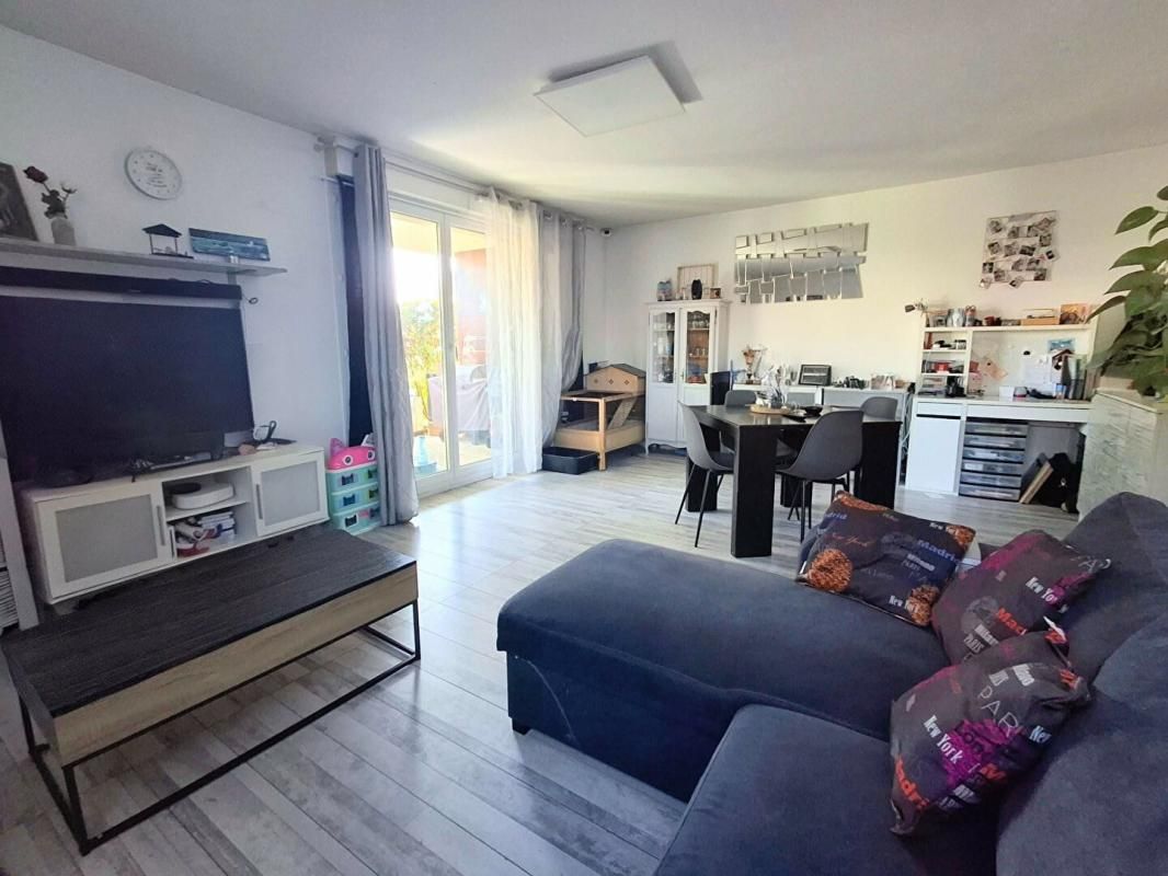 CENON Appartement T3 - Résidence avec piscine + 2 places de parking - Haut Cenon 2