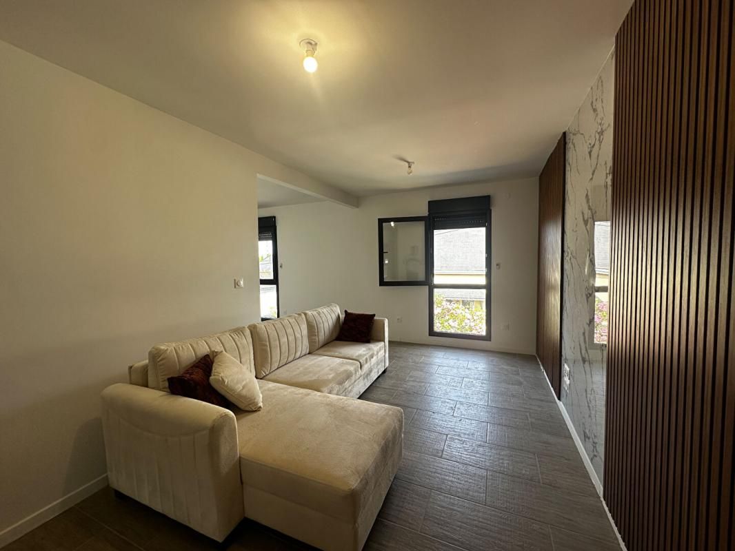 ANGERS Appartement 1 pièce(s) 64 m2 1