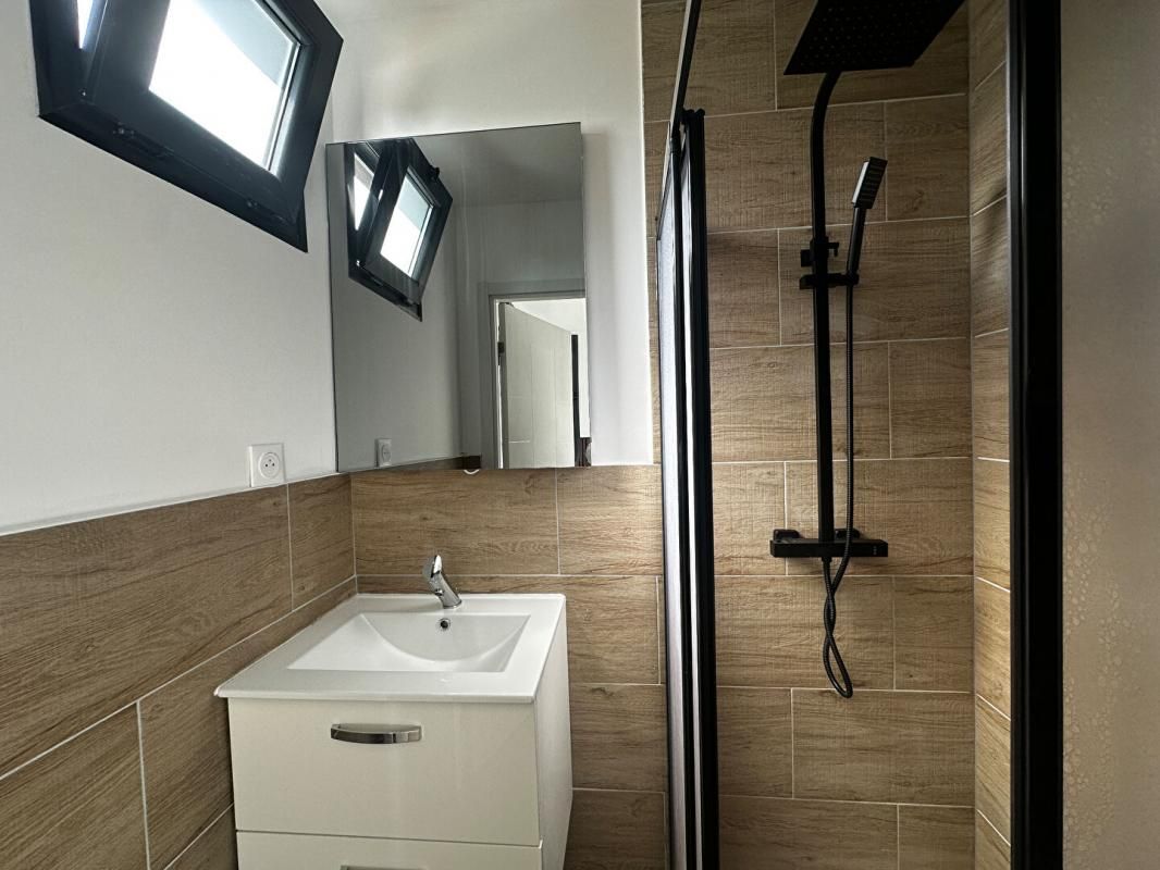 ANGERS Appartement 1 pièce(s) 64 m2 4