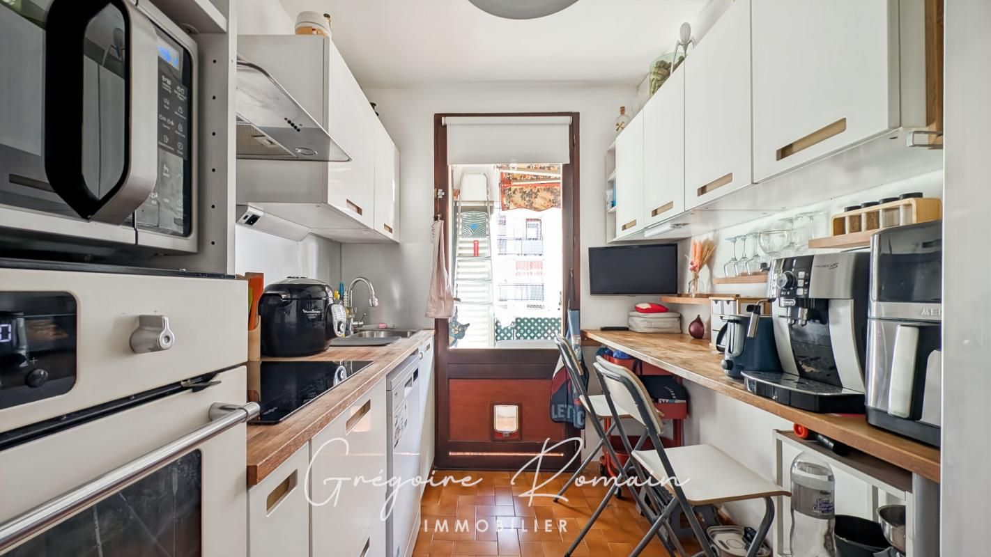 MARSEILLE-4E-ARRONDISSEMENT Appartement Marseille 4 pièce(s) 90 m2 4