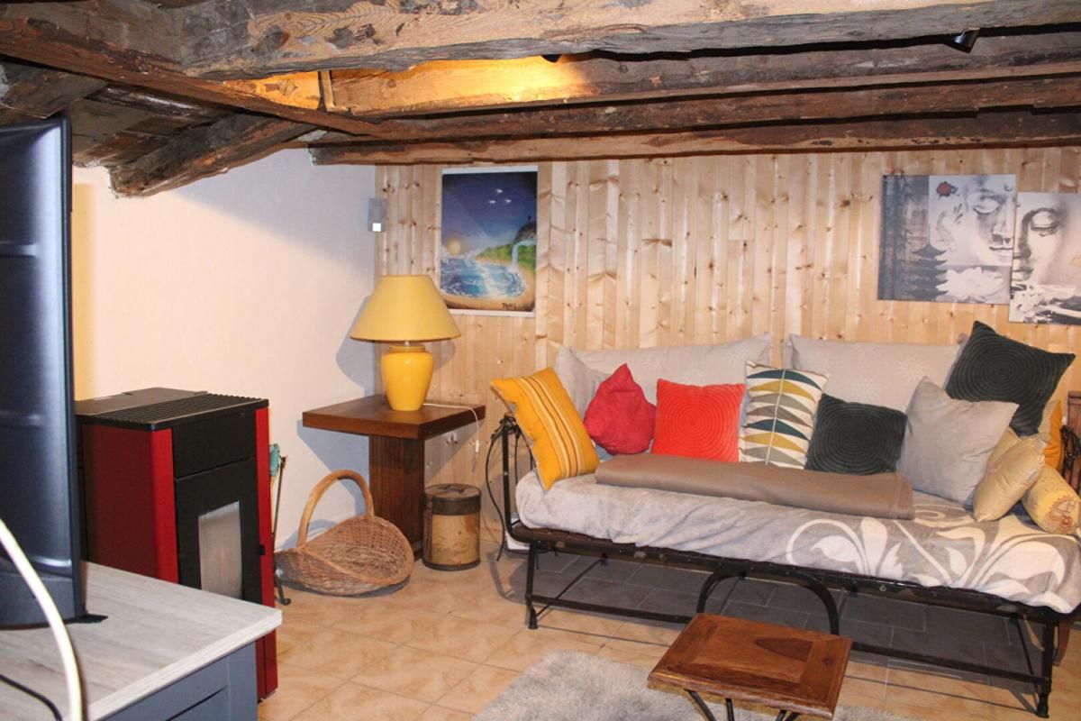 LANGOGNE Exclusivité Langogne Maison 4 pièce(s) avec cour 4