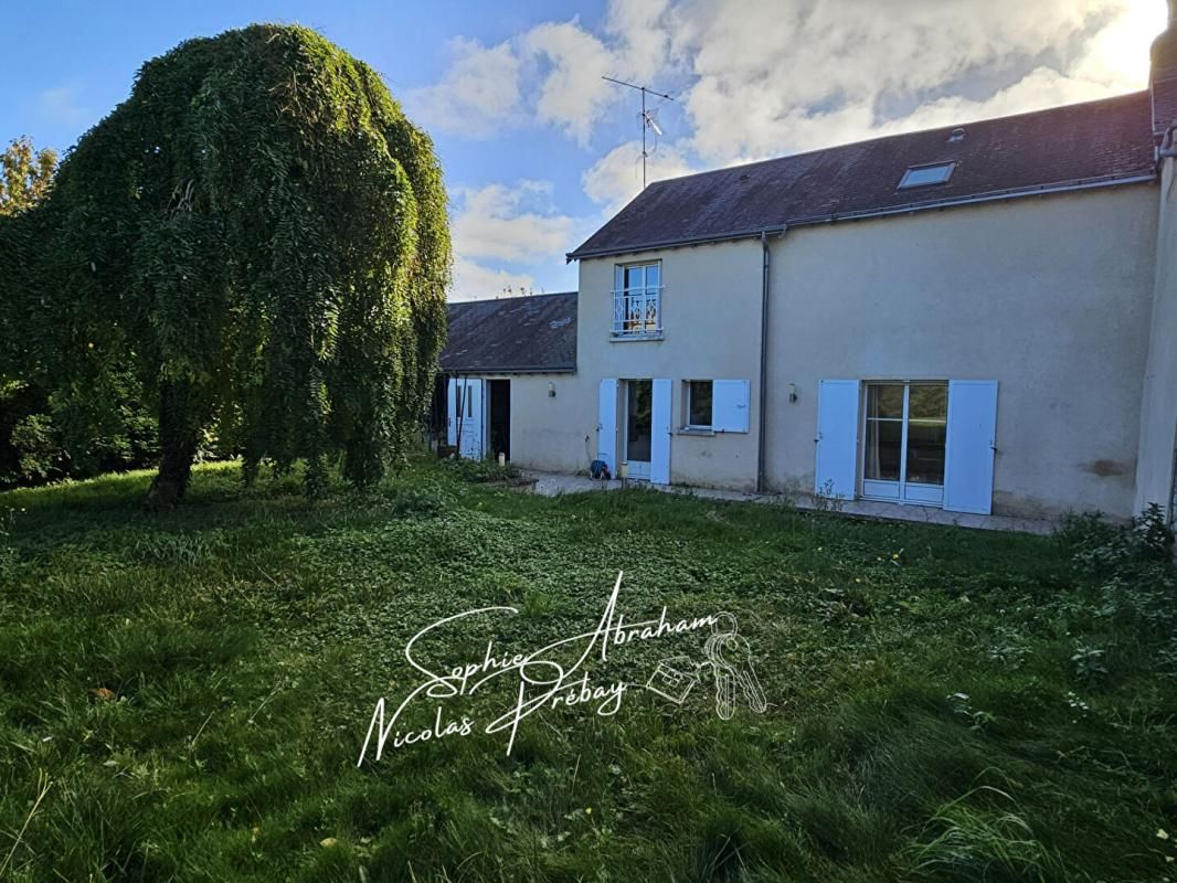 Maison rénovée, 3 chambres, garage et jardin clos de murs