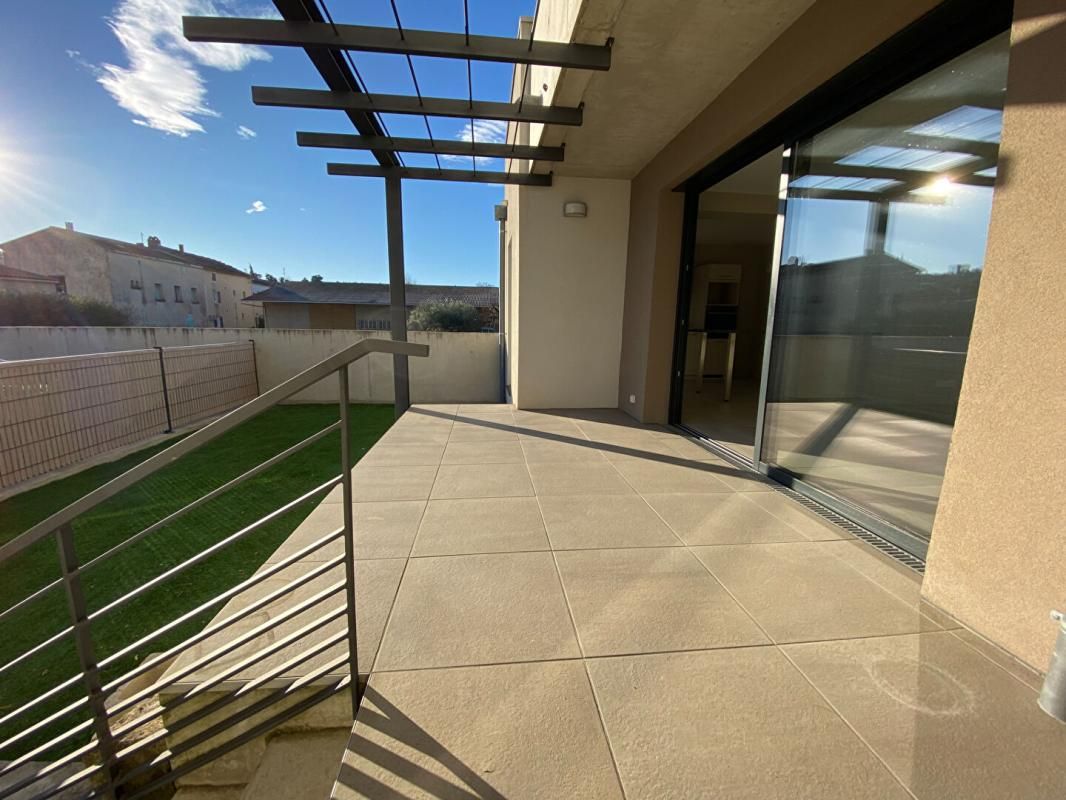 BARBENTANE BARBENTANE, APPARTEMENT T4 99m², 2 EXTERIEURS, 2 PARKINGS 2