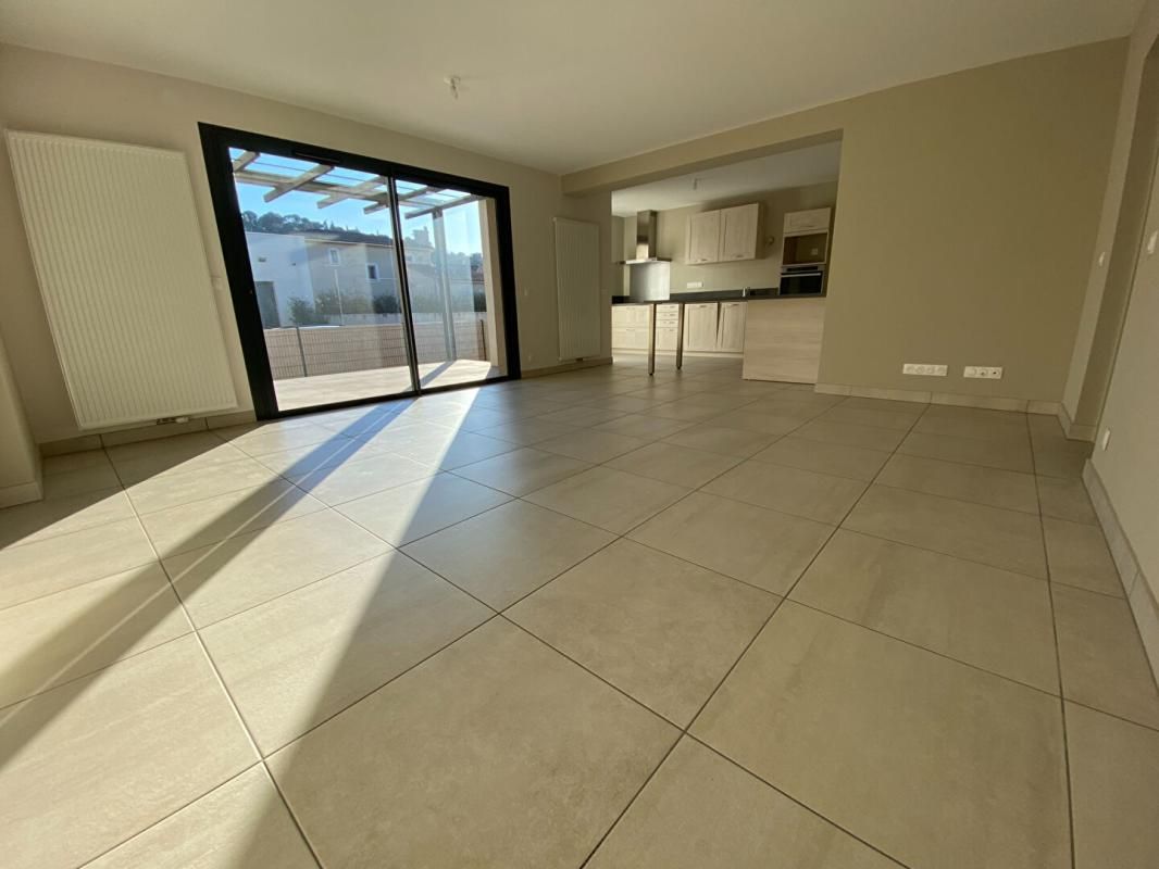 BARBENTANE BARBENTANE, APPARTEMENT T4 99m², 2 EXTERIEURS, 2 PARKINGS 3