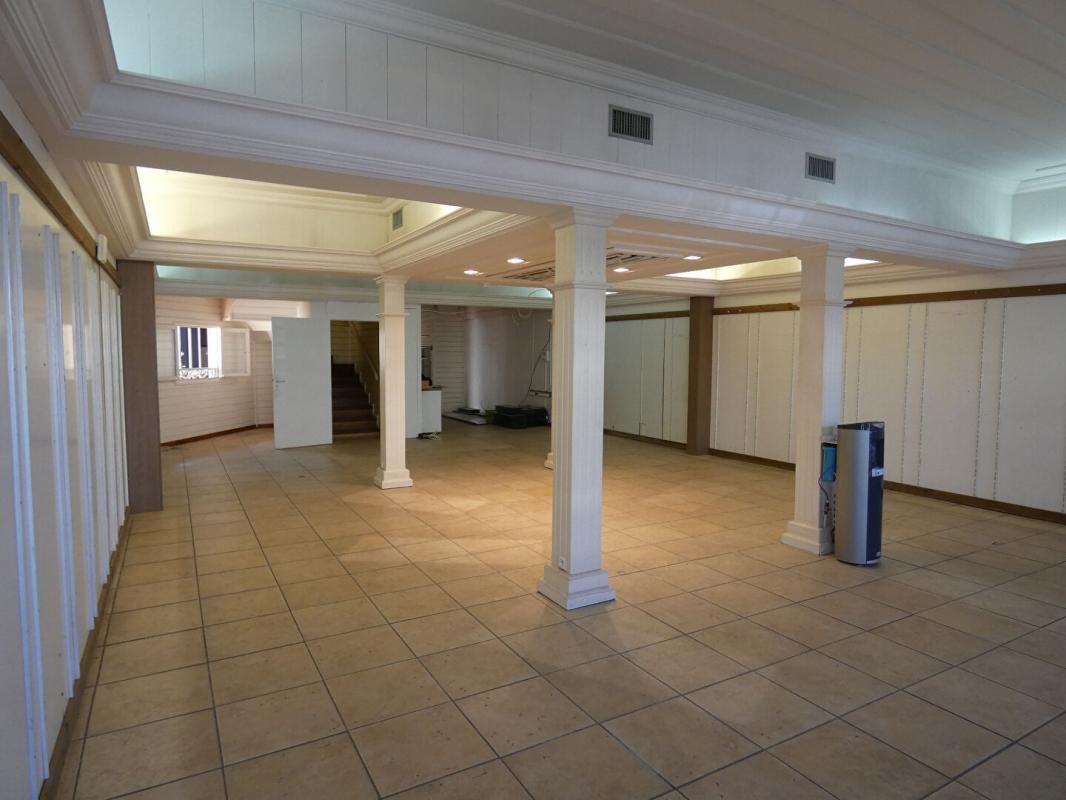 SAINT-JOSEPH 97480 Saint Joseph ensemble immobilier env 280m²  sur 610m² centre ville 2