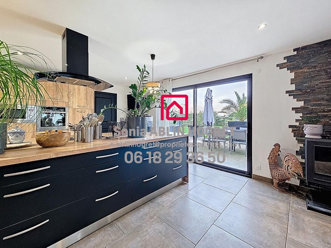 LA SELLE-CRAONNAISE Maison 5 pièce(s) 220 m2 2