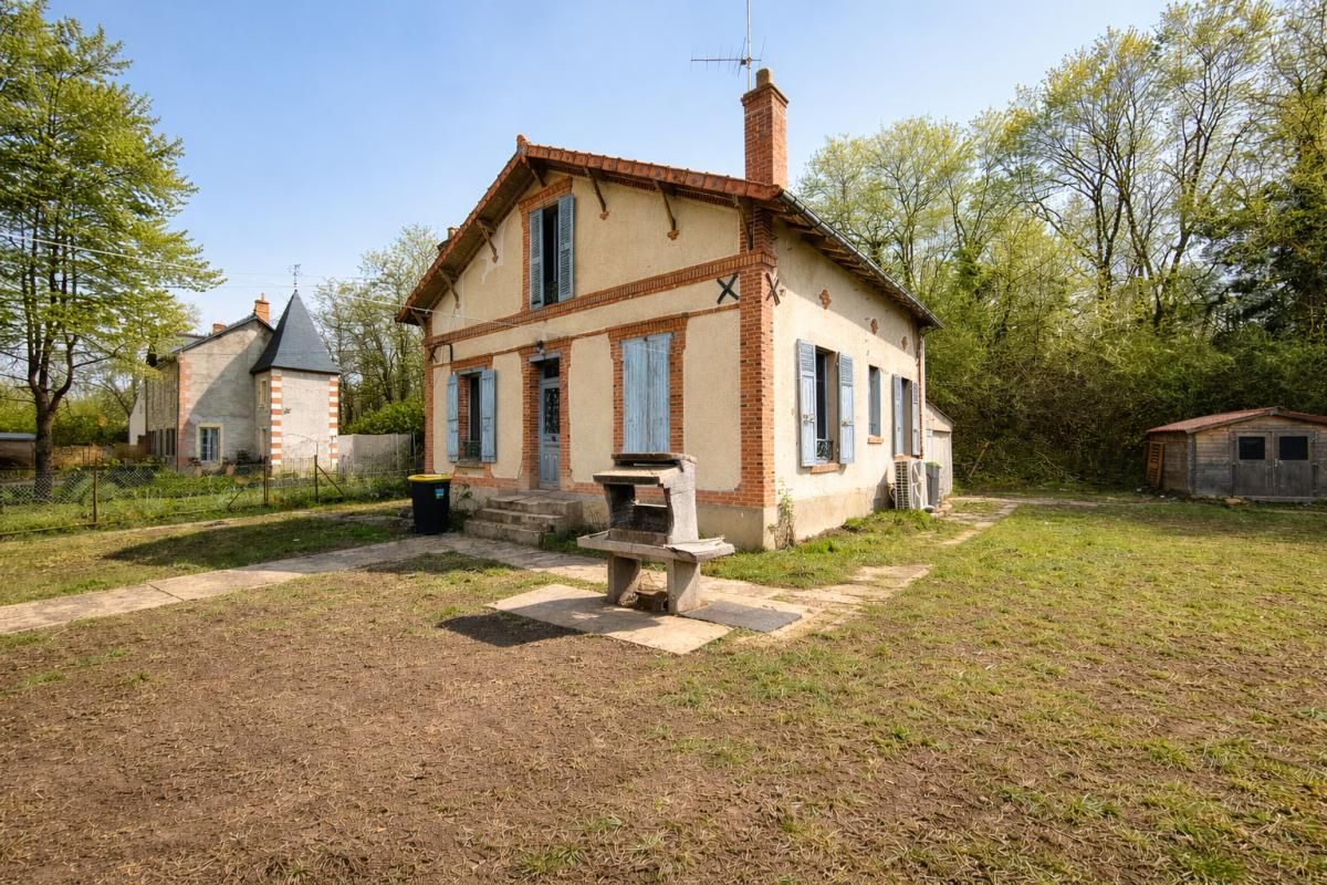 Maison à rénover à Jouet sur l'Aubois