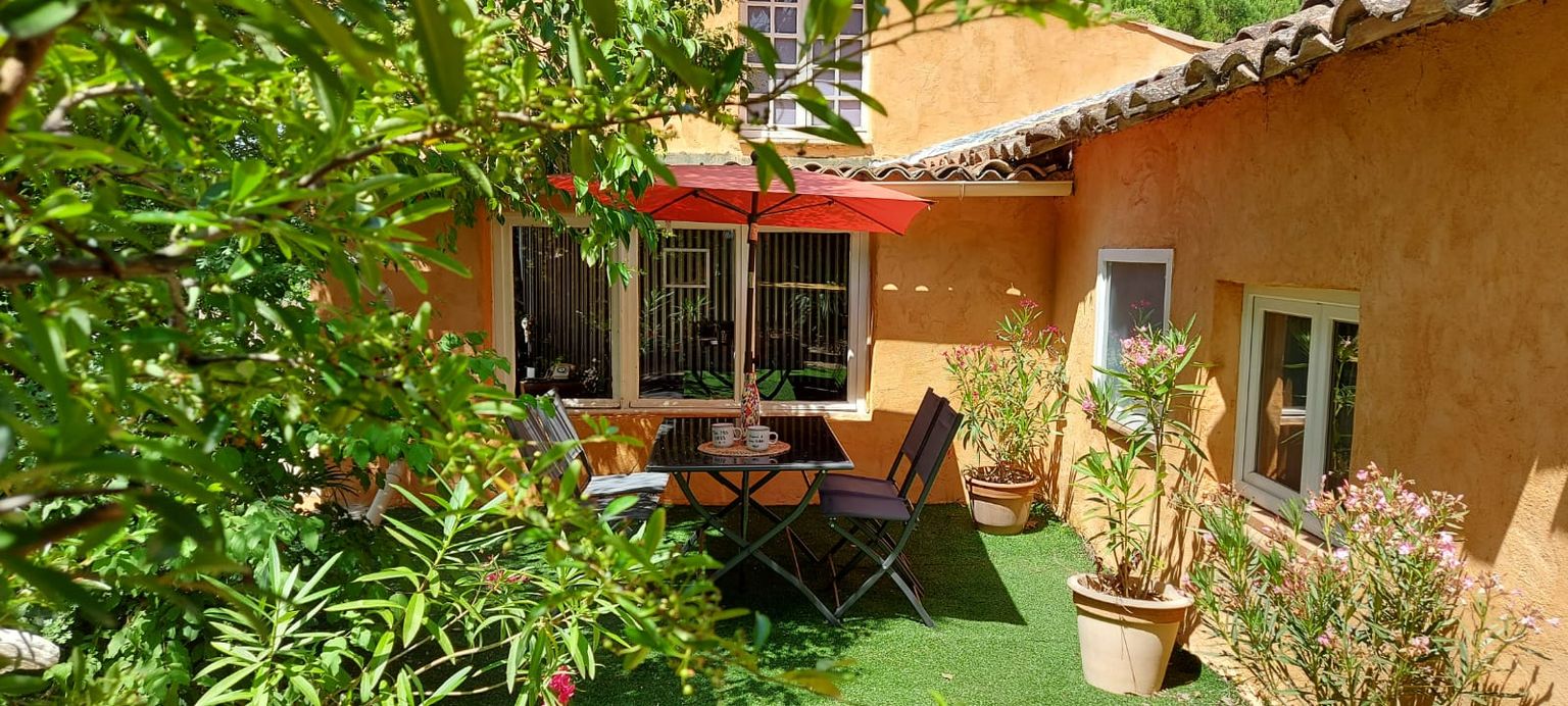 VILLECROZE Ensemble de 2 maisons réunies 3