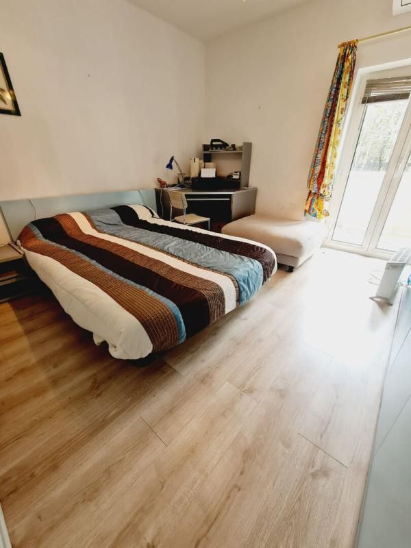 LORGUES dans un joli cadre maison exposée Sud avec piscine 2