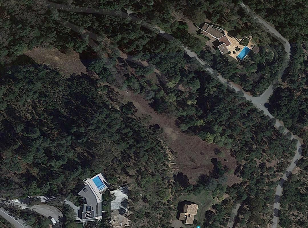 MANDELIEU-LA-NAPOULE Terrain à bâtir dans le Parc Résidentiel de l'Estérel Mandelieu 21850 m2 2