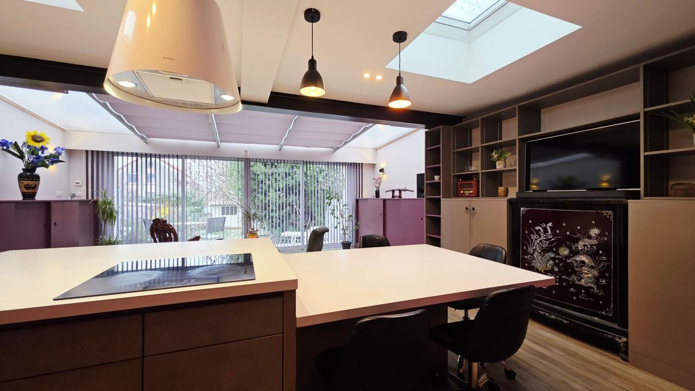 BOURGES BOURGES MAISON DE 136 M² 5 PIECES 3 CHAMBRES 2 LOGEMENTS 2