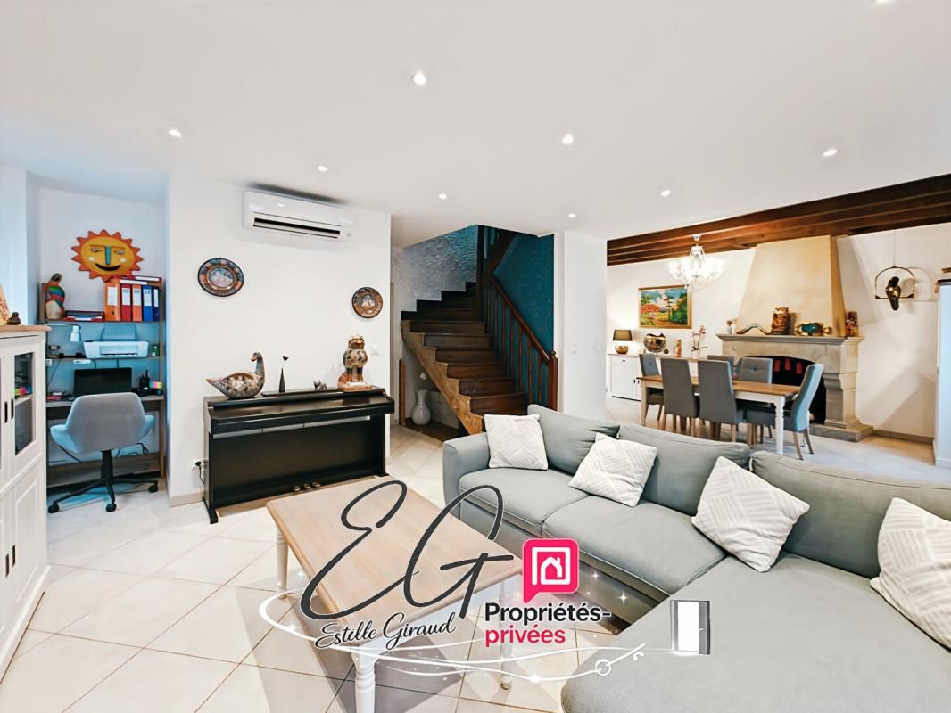 VILLEGLY Maison bourgeoise rénovée, Coeur du village de Villegly 3