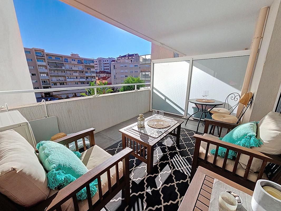 TOULON TOULON St Roch - T2, 43 m² avec terrasse et pkg ss terrain au calme 1