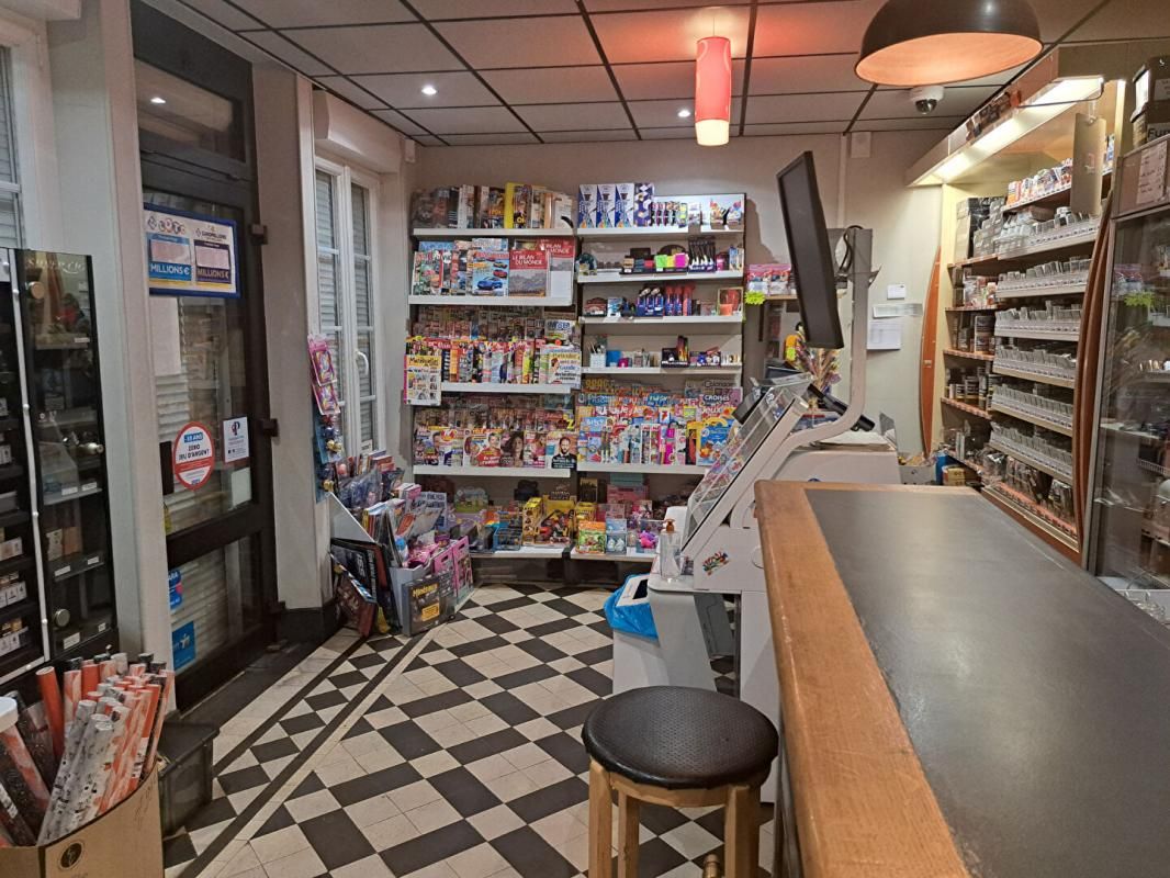 CHARTRES 28000 CHARTRES- BAR TABAC FDJ PRESSE PMU 200 m² TERRASSE et LOGEMENT 4