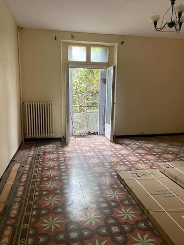 MALVIES Grande maison de 182 m²  à rénover, avec grande remise, cours et jardin ombragé 2