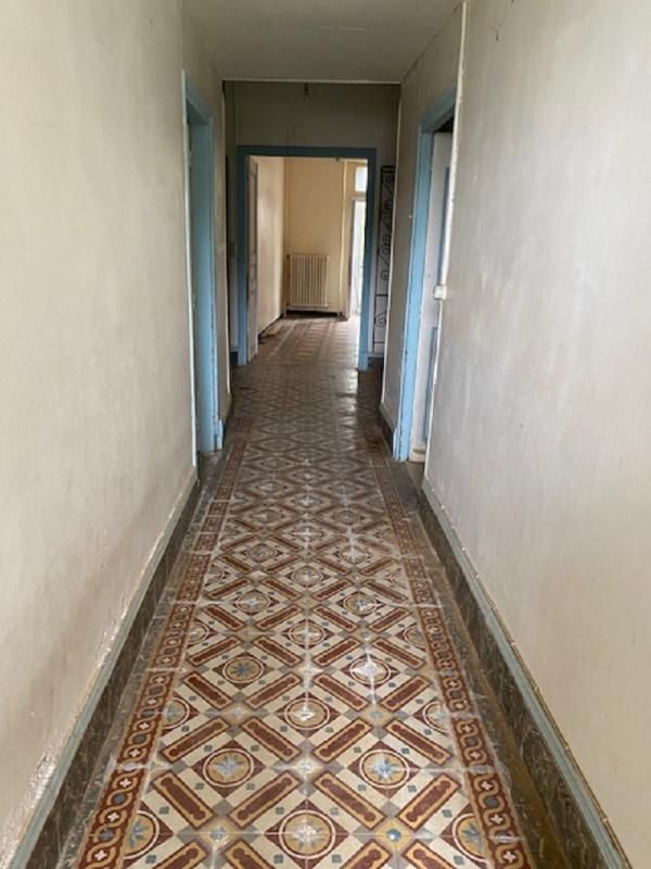 MALVIES Grande maison de 182 m²  à rénover, avec grande remise, cours et jardin ombragé 3