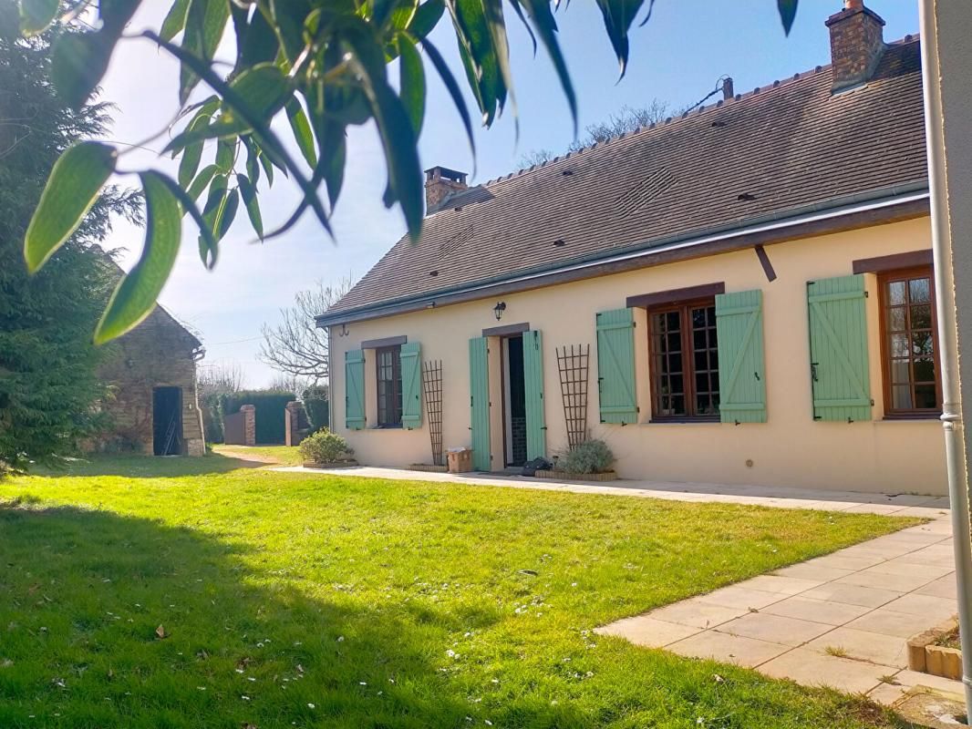 LE BREIL-SUR-MERIZE Maison Le Breil Sur Merize 6 pièce(s) 159 m2 1