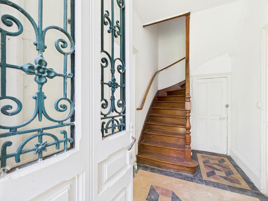 ROMILLY-SUR-SEINE Maison Romilly Sur Seine 4 pièce(s) 83 m2 avec terrain, garage et dépendance 2