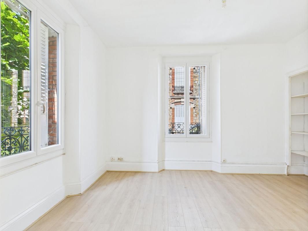 ROMILLY-SUR-SEINE Maison Romilly Sur Seine 4 pièce(s) 83 m2 avec terrain, garage et dépendance 4