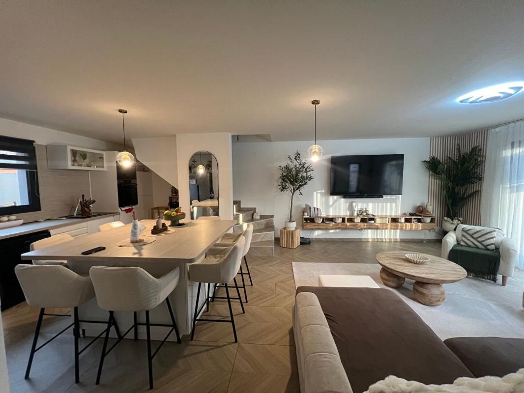 GUILHERAND-GRANGES Maison 4 pièce(s) 96 m2, garage 2