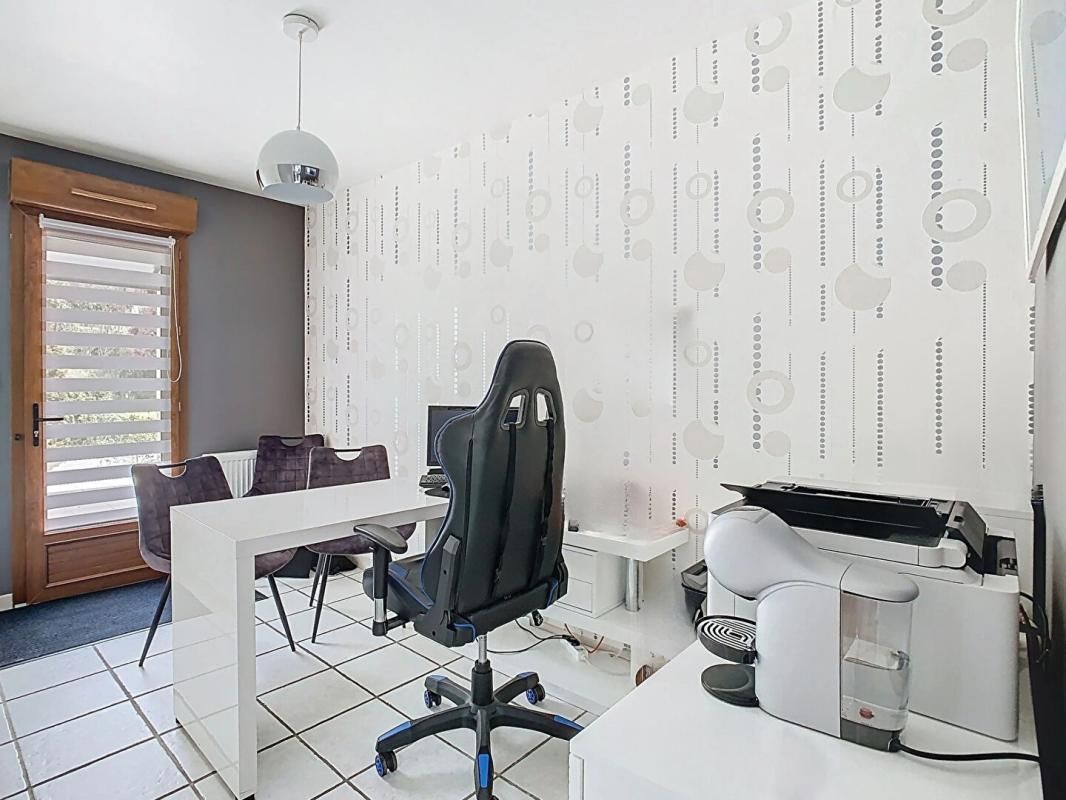 CAUFFRY PAVILLON INDEPENDANT - 180M² - 4 CHAMBRES - 2 BUREAUX - 1 DOUBLE GARAGE - 2 GRANDES DEPENDANCES - JARDIN - 60290 CAUFFRY 4