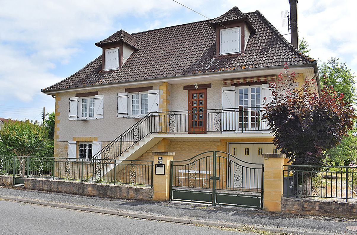 Maison Terrasson La Villedieu 146 m2 7 pièces