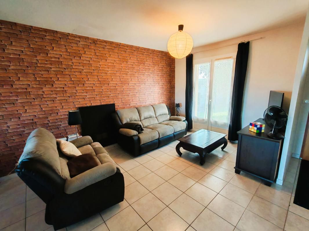 PERSAC Maison Persac 5 pièce(s) 100 m2 2