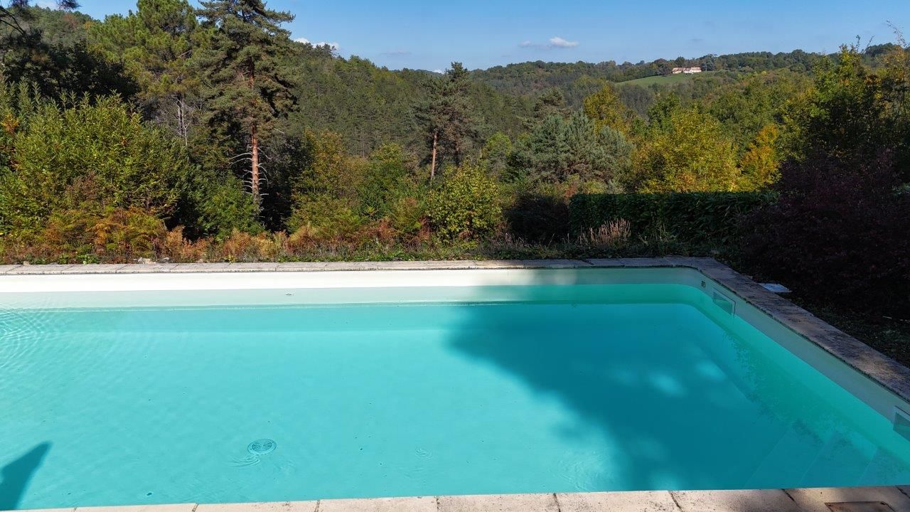 FLEURAC Belle maison avec piscine et gîte 2