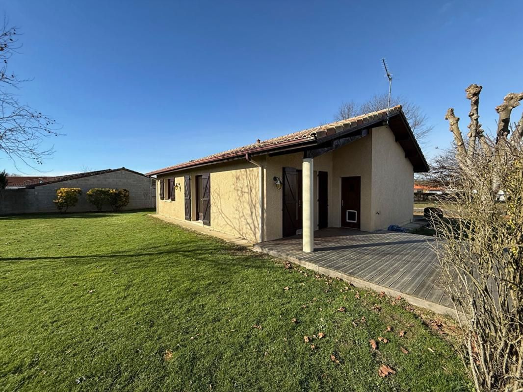 AIRE-SUR-L'ADOUR Maison Aire Sur L'adour 3 pièce(s) 70 m2 2