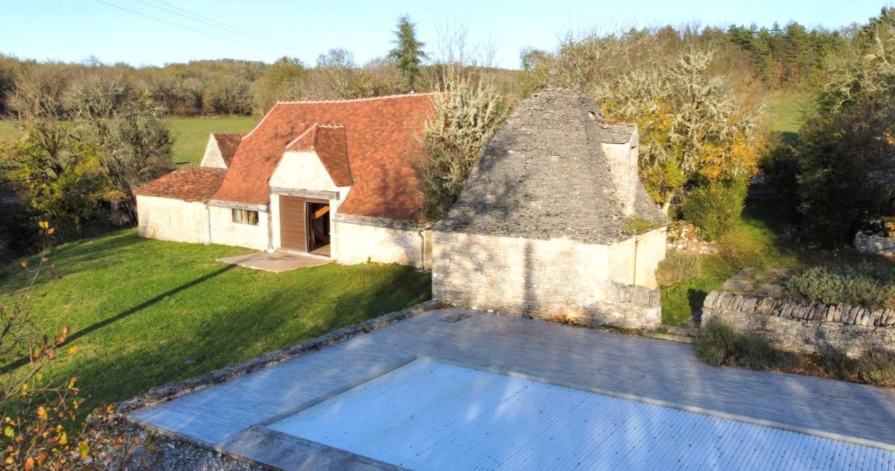 CATUS Propriété de caractère, 2 maisons en pierre parfaitement rénovées, avec piscine, dépendances et terrain 1 Ha 2