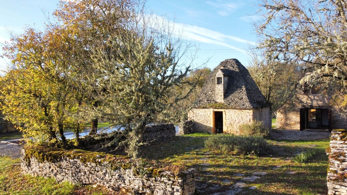 CATUS Propriété de caractère, 2 maisons en pierre parfaitement rénovées, avec piscine, dépendances et terrain 1 Ha 3
