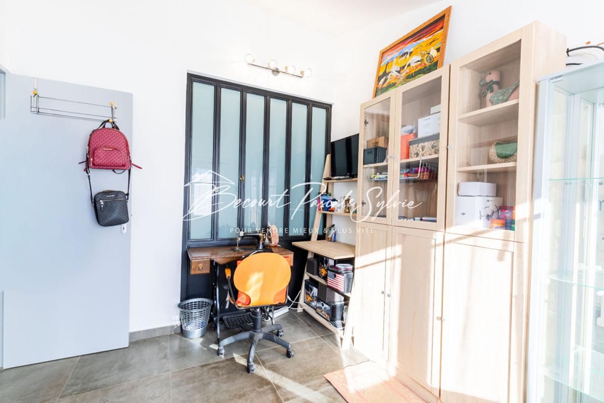 LE PONTET Maison à louer en Bail meublé - Le Pontet 93 m2 sur 340 m2 de jardin 3