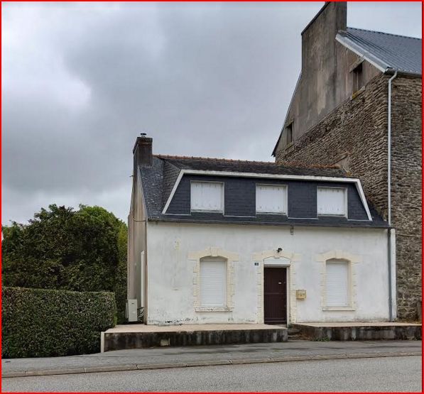 LANDELEAU 29530 Landeleau maison de bourg en partie rénovée 3 chambres 600 m² de terrain 1