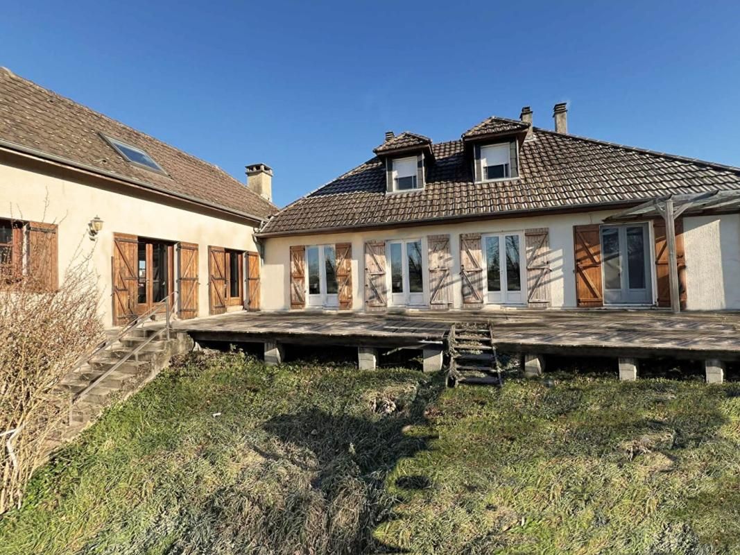 Maison Tourtoirac 9 pièce(s) 230 m2